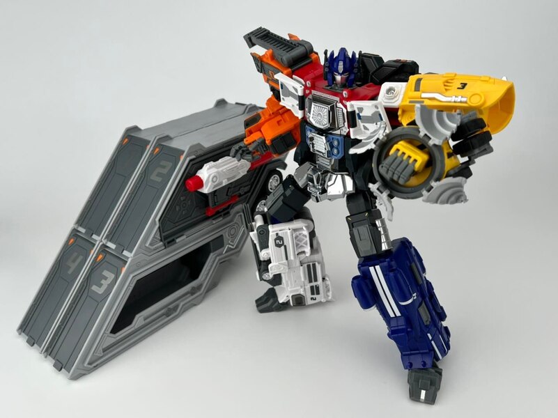 Fans Hobby MB 18 Energy Commander Full Color Image  (11 of 13)